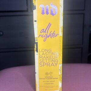 Urban Decay All Nighter long lasting Setting Spray